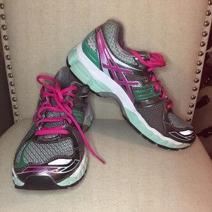 ❌🚫Sold 🚫❌ASIC running shoes